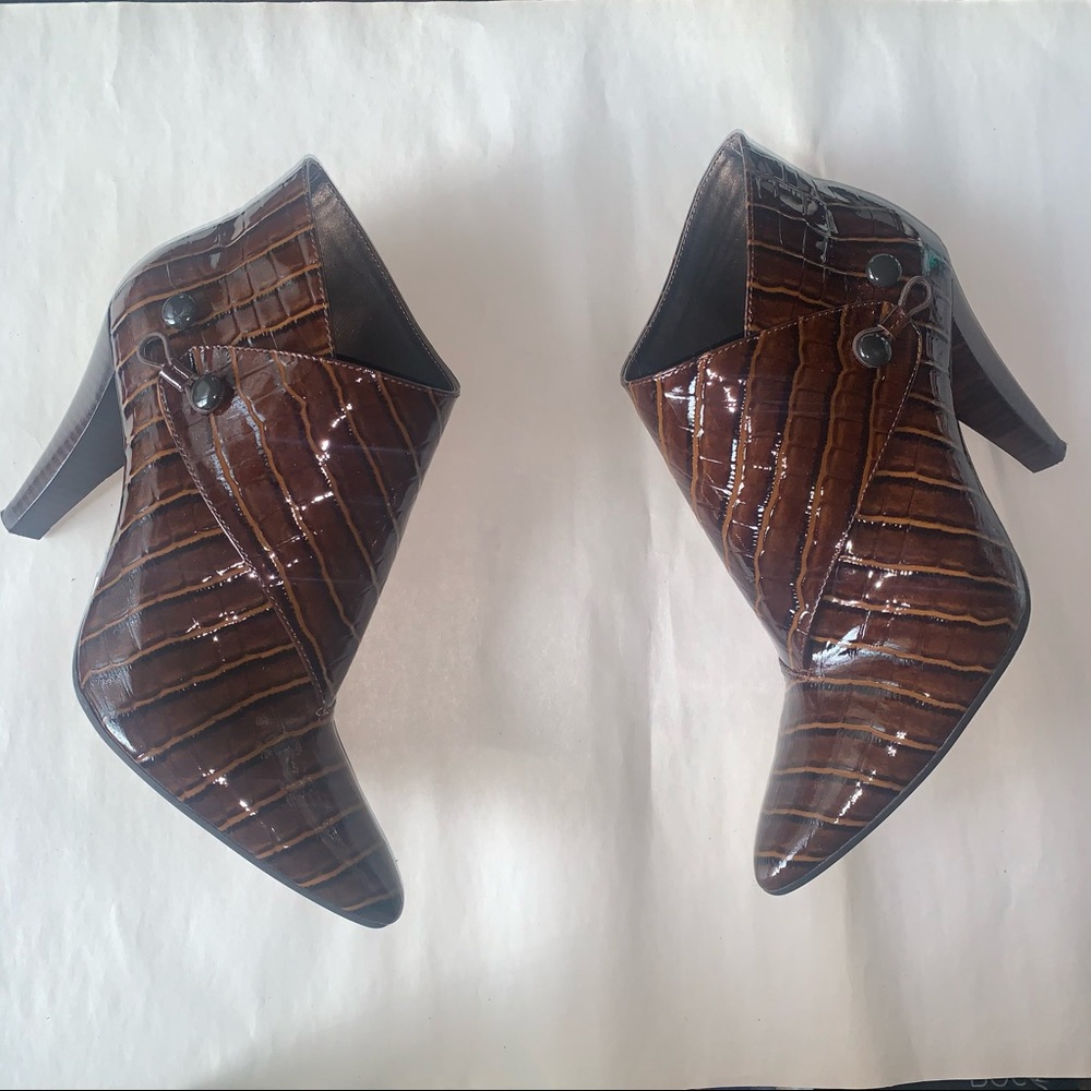 🎉HP🎉Via Spiga Lydia Bootie in Espresso, sz 7.5